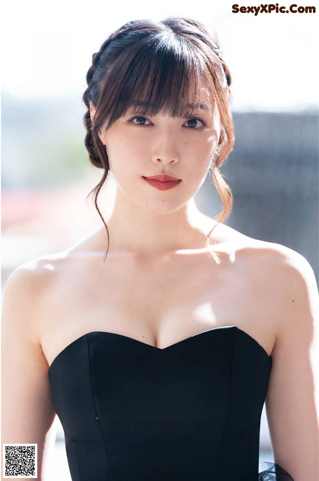 View - Mizuki Fukumura 譜久村聖, Young Gangan 2021 No.06 (ヤングガンガン 2021年6号) - ArtXGirl.com